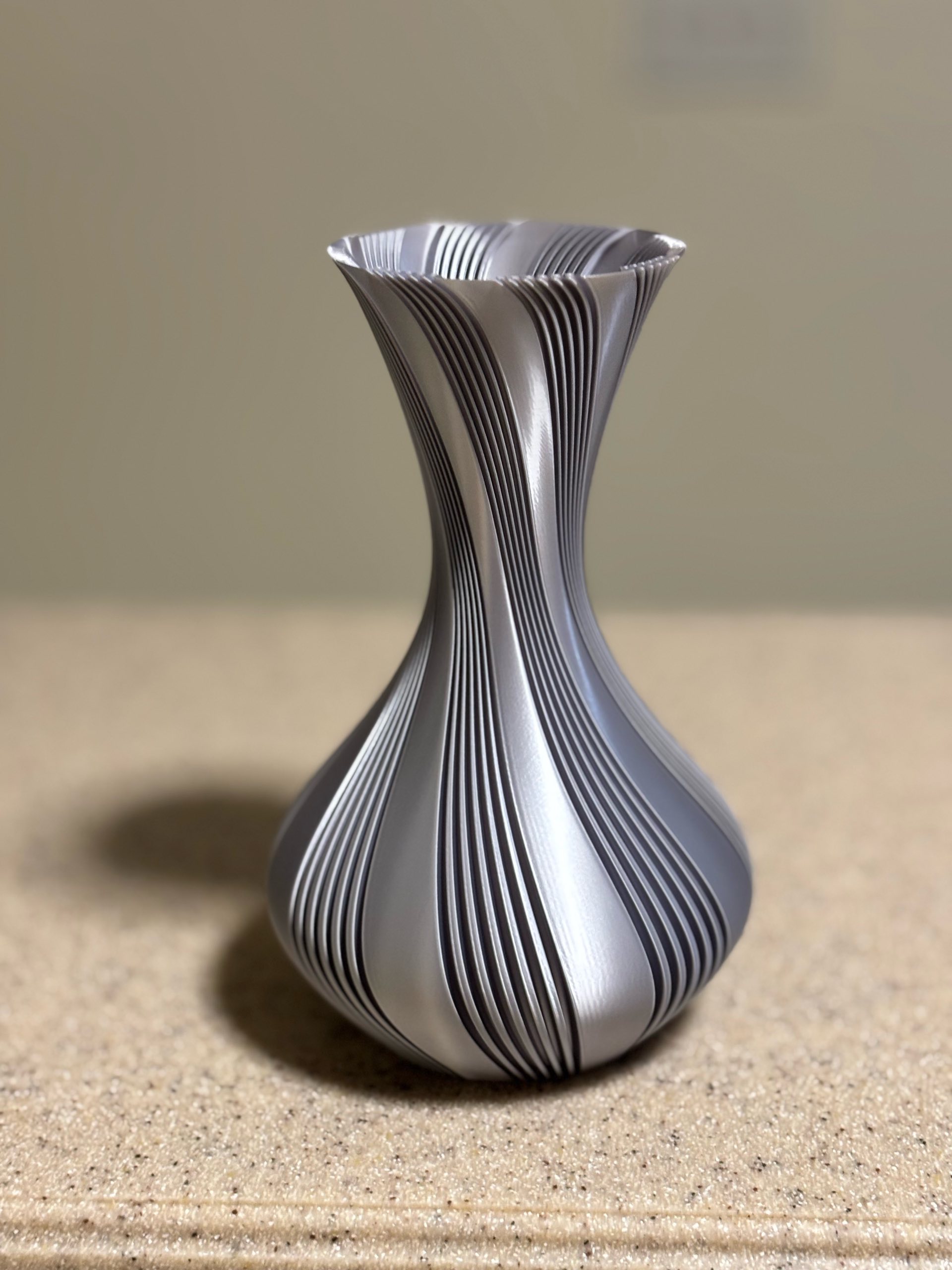 Vaso de mesa na areia